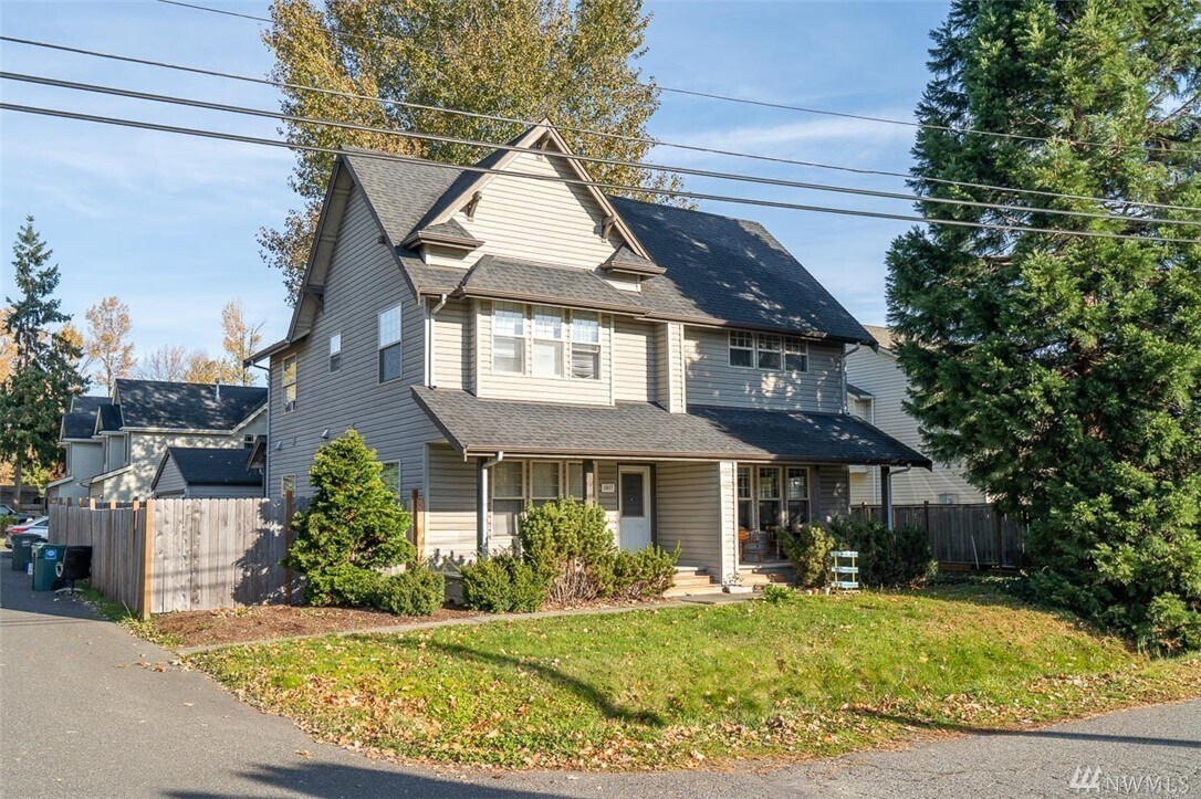 Foto principal - 1819 E Maryland St