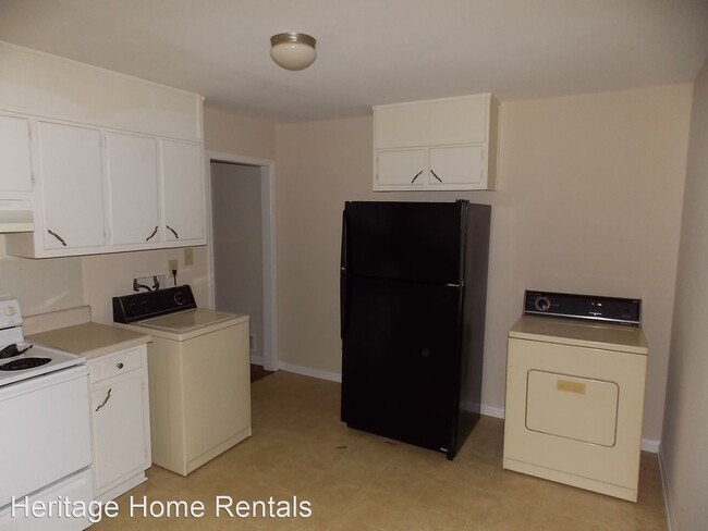Building Photo - 2 br, 1 bath House - 6700 Maxwell Drive #B