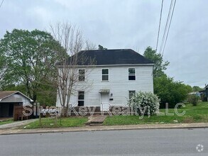 Building Photo - 405 Park St