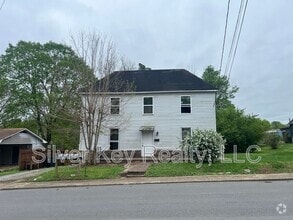 Building Photo - 405 Park St
