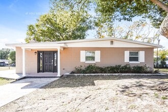 Building Photo - 1333 Pleasantview Dr