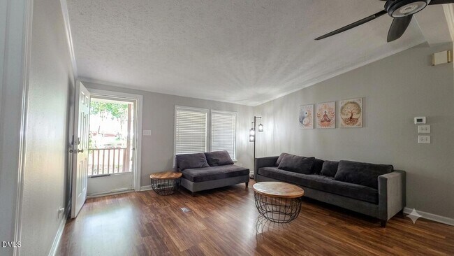 Foto del edificio - 530 Avent Ferry Rd