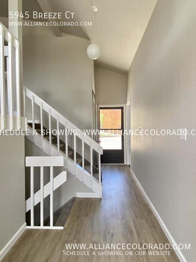 Building Photo - 5945 Breeze Ct