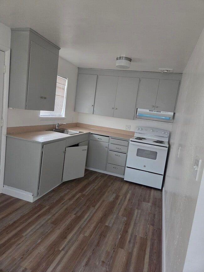 Building Photo - 1112 McKinley Ave