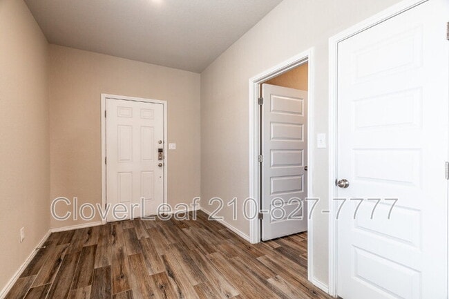 Foto del edificio - 275 Kinsley Wy