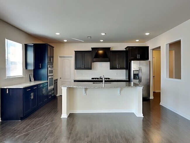 Building Photo - Beautiful Home!