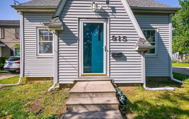 Foto del edificio - 915 W Loucks Ave