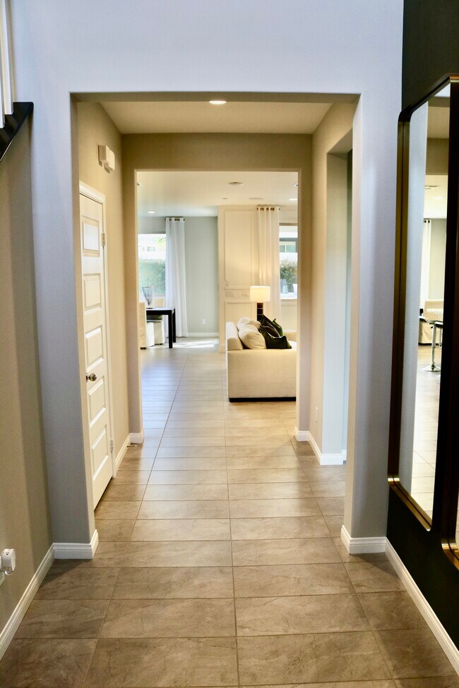 Building Photo - 33031 Cinsault Cir