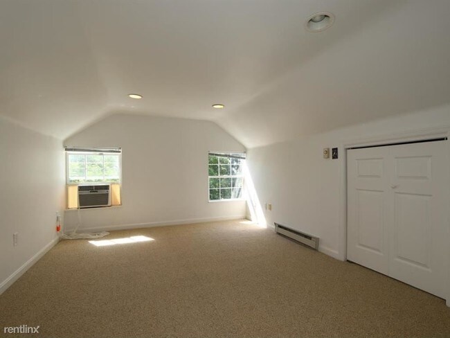 Building Photo - 30 Weebetook Ln