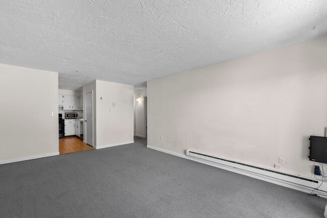 Building Photo - 276 Codman Hill Rd