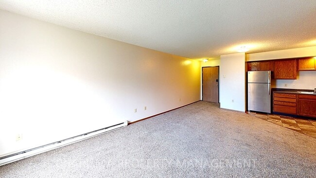 Building Photo - LOCATED NEAR AREA SHOPPING & UNIVERSITY; S...