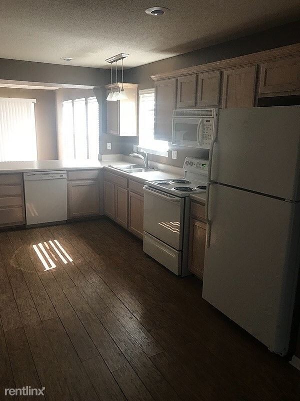 Foto del edificio - 8659 NE 97th St