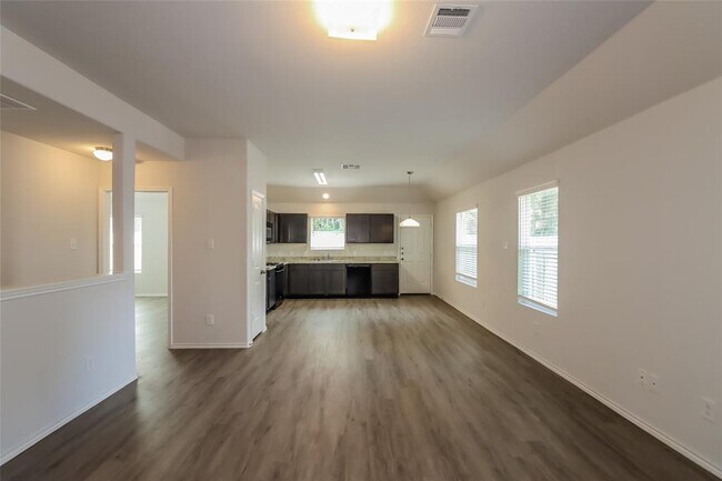 Building Photo - 3420 Cannon Dr