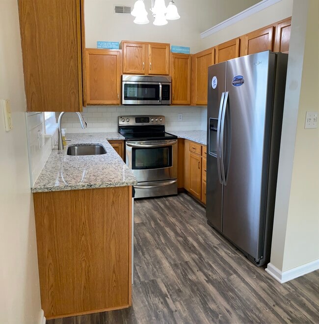 Building Photo - 2410 Bradford St