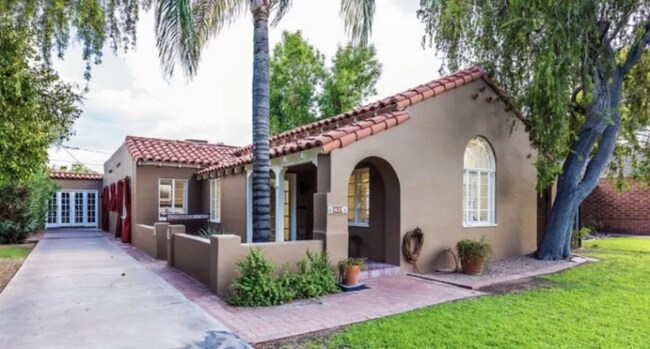 Building Photo - 1629 W Wilshire Dr