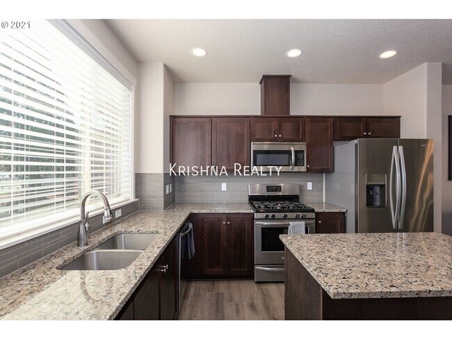 Foto del edificio - 7989 NE Heiser St