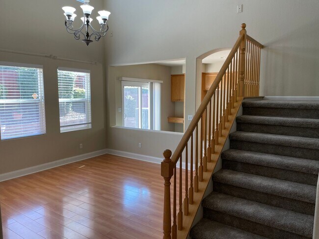 Building Photo - NICE 5 BEDROOM IN ROCKLIN IN GREAT LOCATION.