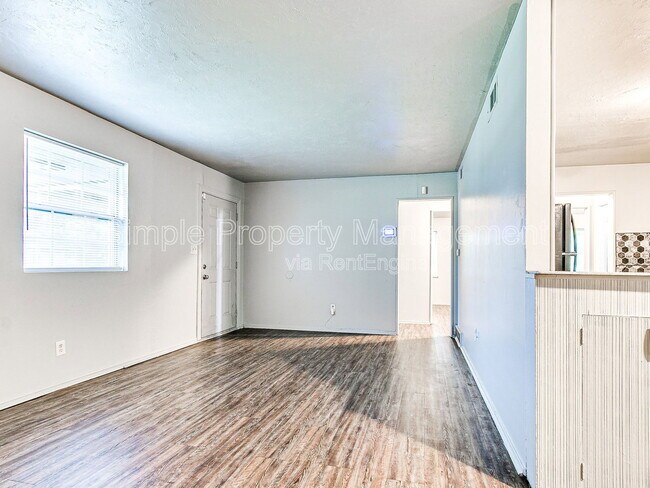 Foto del edificio - 4301 N Terry Ave