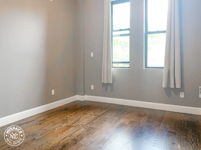 Foto del edificio - 6080 Myrtle Ave