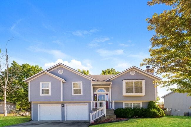 Building Photo - 16705 Branson Dr