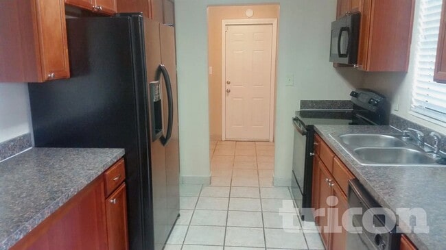 Foto del edificio - 1122 Ibsen Ave