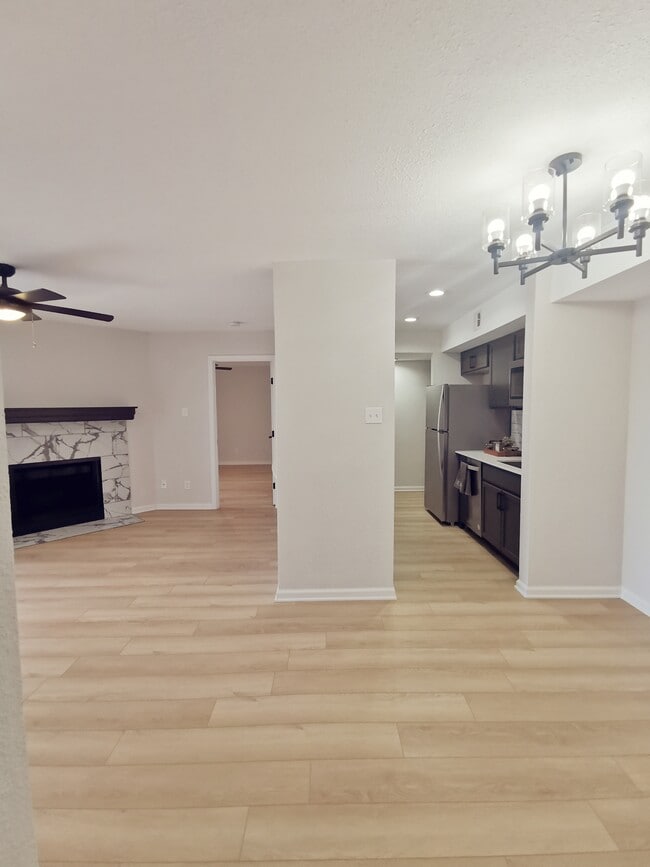 Building Photo - Summerset