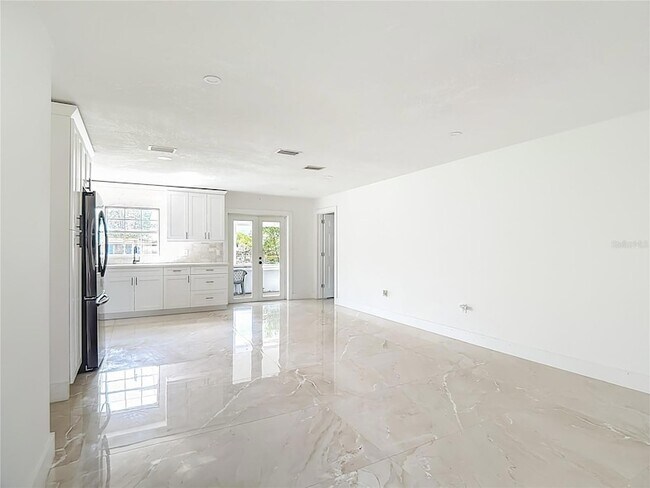 Foto del edificio - 201 Valencia Dr