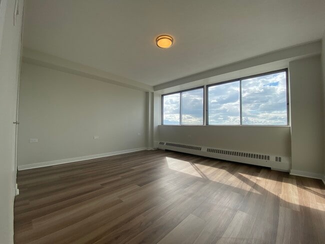 Building Photo - 5501 Adalbert