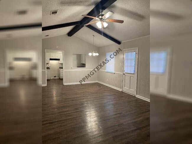 Foto del edificio - 7802 Lassie Ln