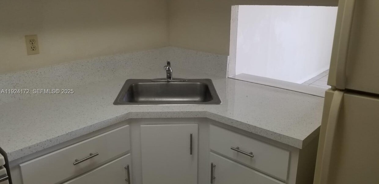 Foto principal - 4550 NW 9th St