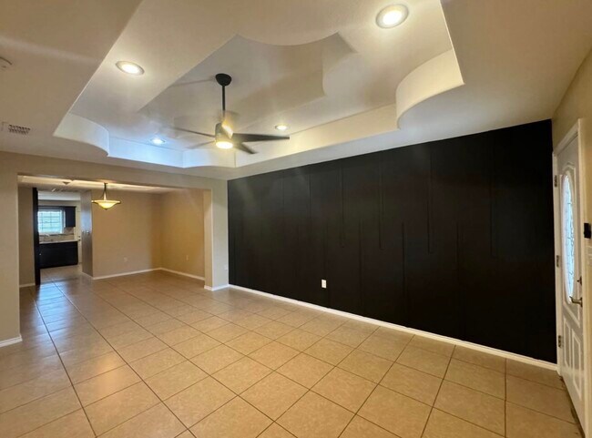 Foto del edificio - 1110 W Gardenia Ave