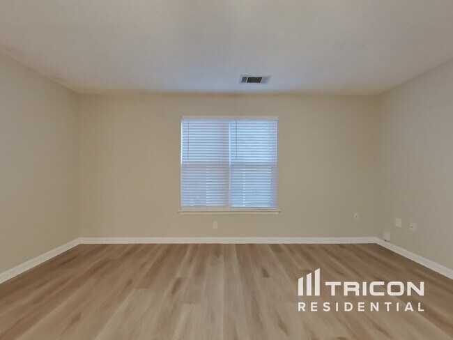 Building Photo - 3032 Summer Breeze Dr