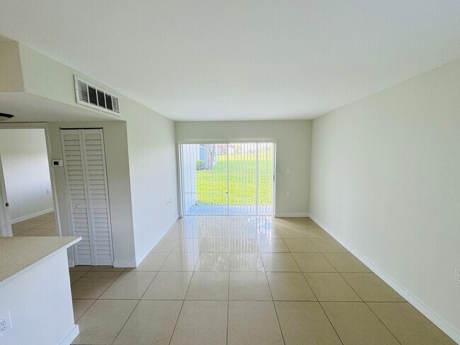 Foto del edificio - 1179 Benoist Farms Rd