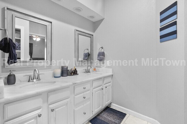 Photo - 1106 Quail Valley Ln House