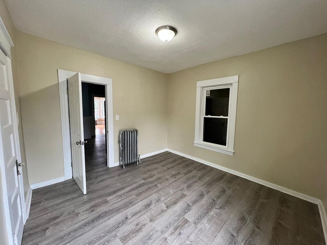 Photo - 16 Olivine St (Chicopee, MA)