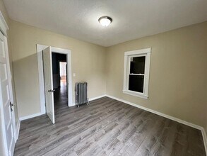 Building Photo - 16 Olivine St