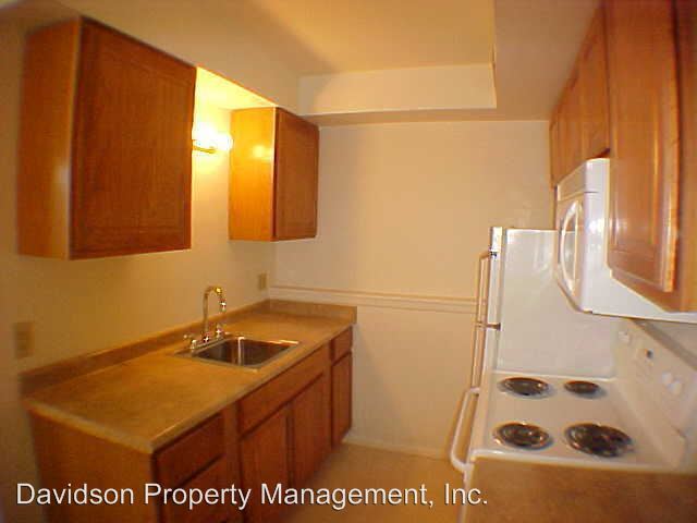 Building Photo - 670 W Van Buren St