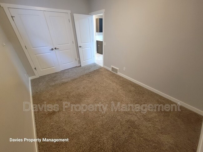 Building Photo - 5606 Greenough Cape NW