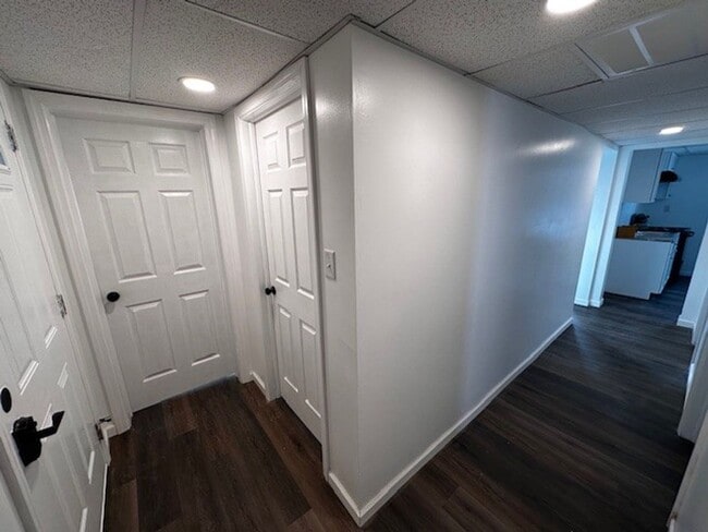 Building Photo - 140 E Market St