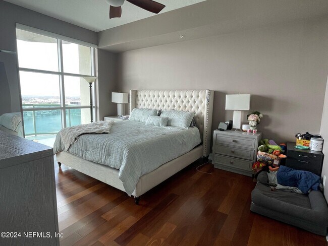 Foto del edificio - 1431 Riverplace Blvd
