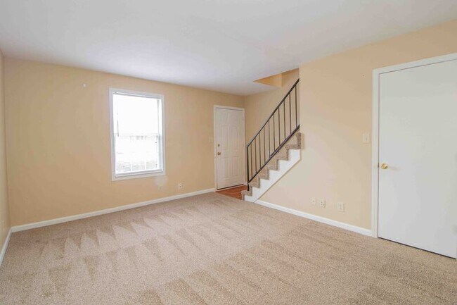 Foto del edificio - 363 Peabody Dr