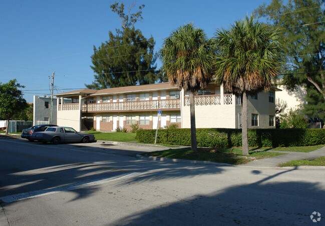 Foto del edificio - 17080 NE 23rd Ave