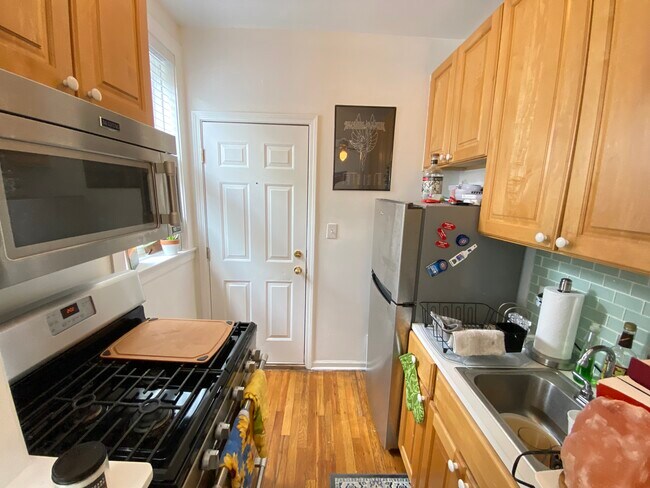 Building Photo - 507 W Deming Pl