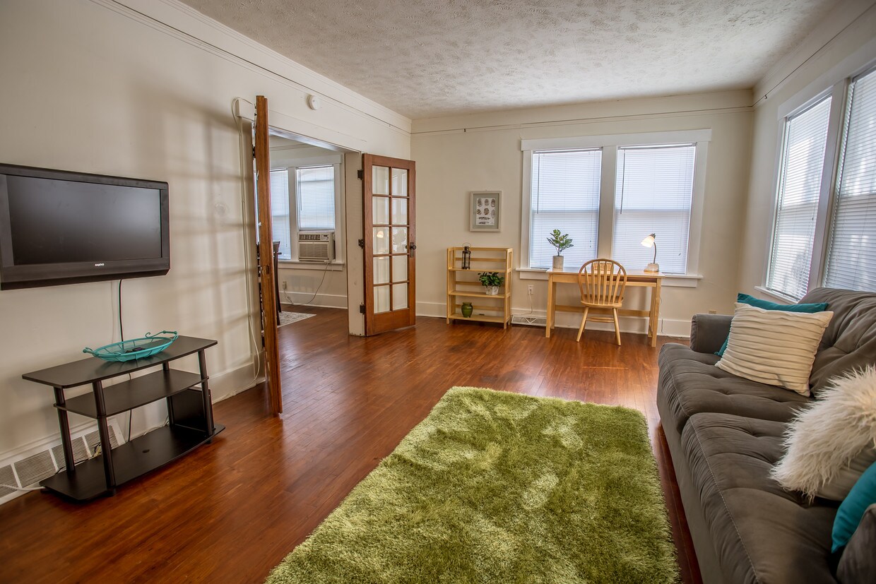 Primary Photo - 2817 N 60th St