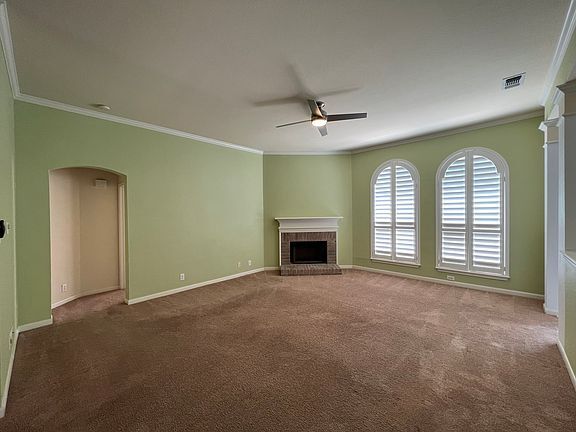 Foto del edificio - 6114 Oakwood Trail