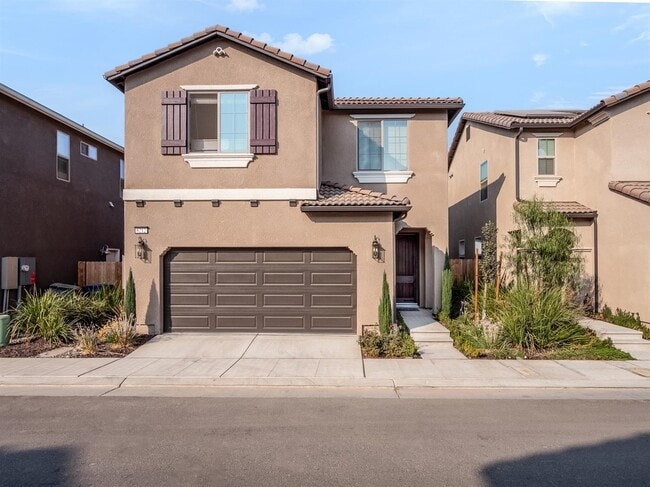 Building Photo - 6212 E Sydney Dr