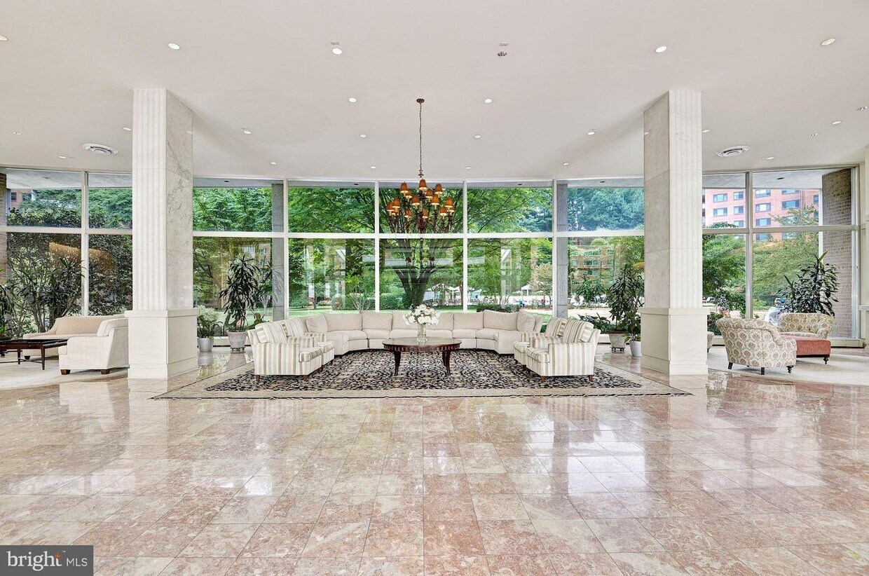 Foto principal - 4201 Cathedral Ave NW