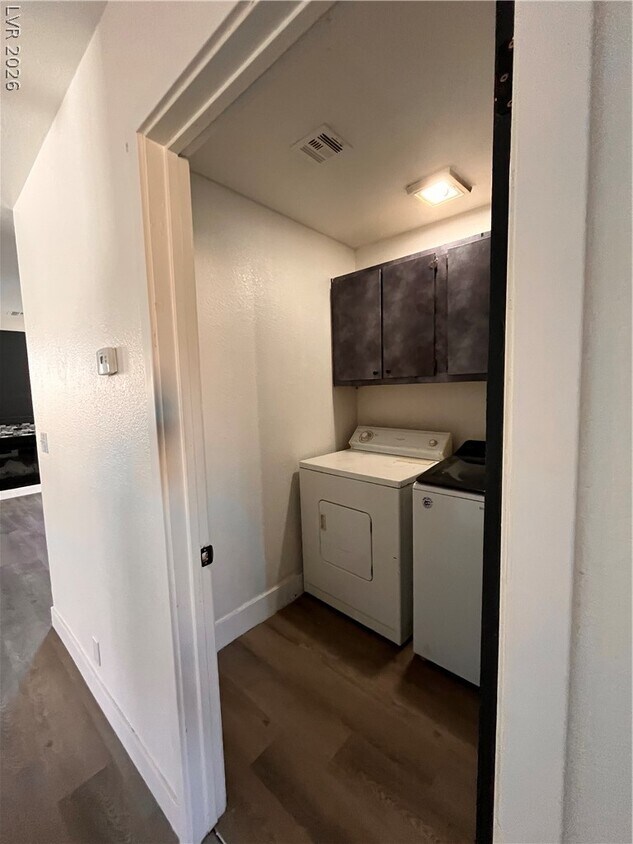 Foto del edificio - 6233 Ilanos Ln