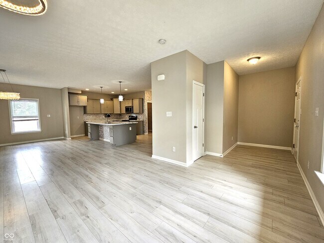 Building Photo - 7252 Lockford Walk N