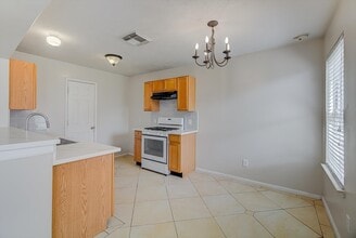 Building Photo - 13983 Maximos Dr